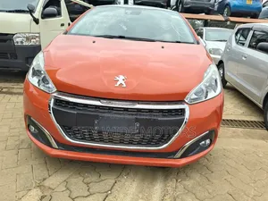 Peugeot 208 2018 Orange