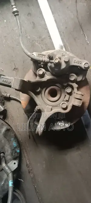 Tiida Front Hub