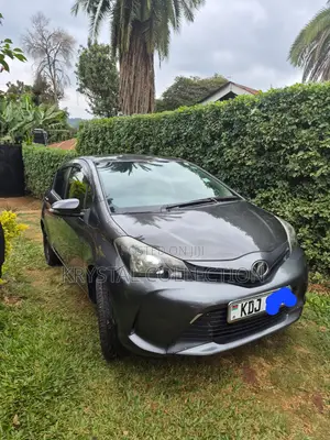 Toyota Vitz 2015 Gray