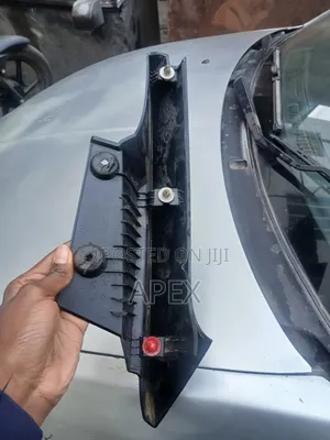 Tailgate Spoiler Extension Trim Moulding Nissan Xtrail 2017