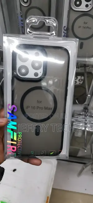 iPhone 16 Pro Max Featuring a Black Bumper Cover