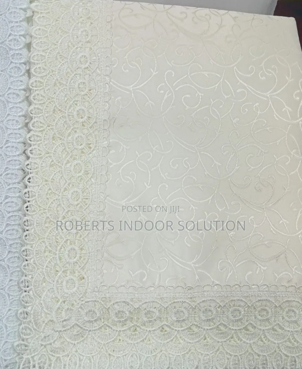 Elegant Jacquard Table Cloth