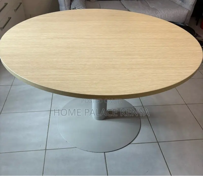 Round Table: Custom Discussion Beech and Silver Round Table