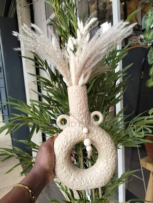 Donut Decorative Ceramic Vase With Bead Garland
