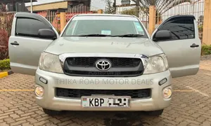 Toyota Hilux 2010 Beige