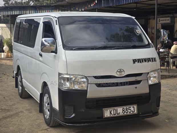 Toyota HiAce 2016 White