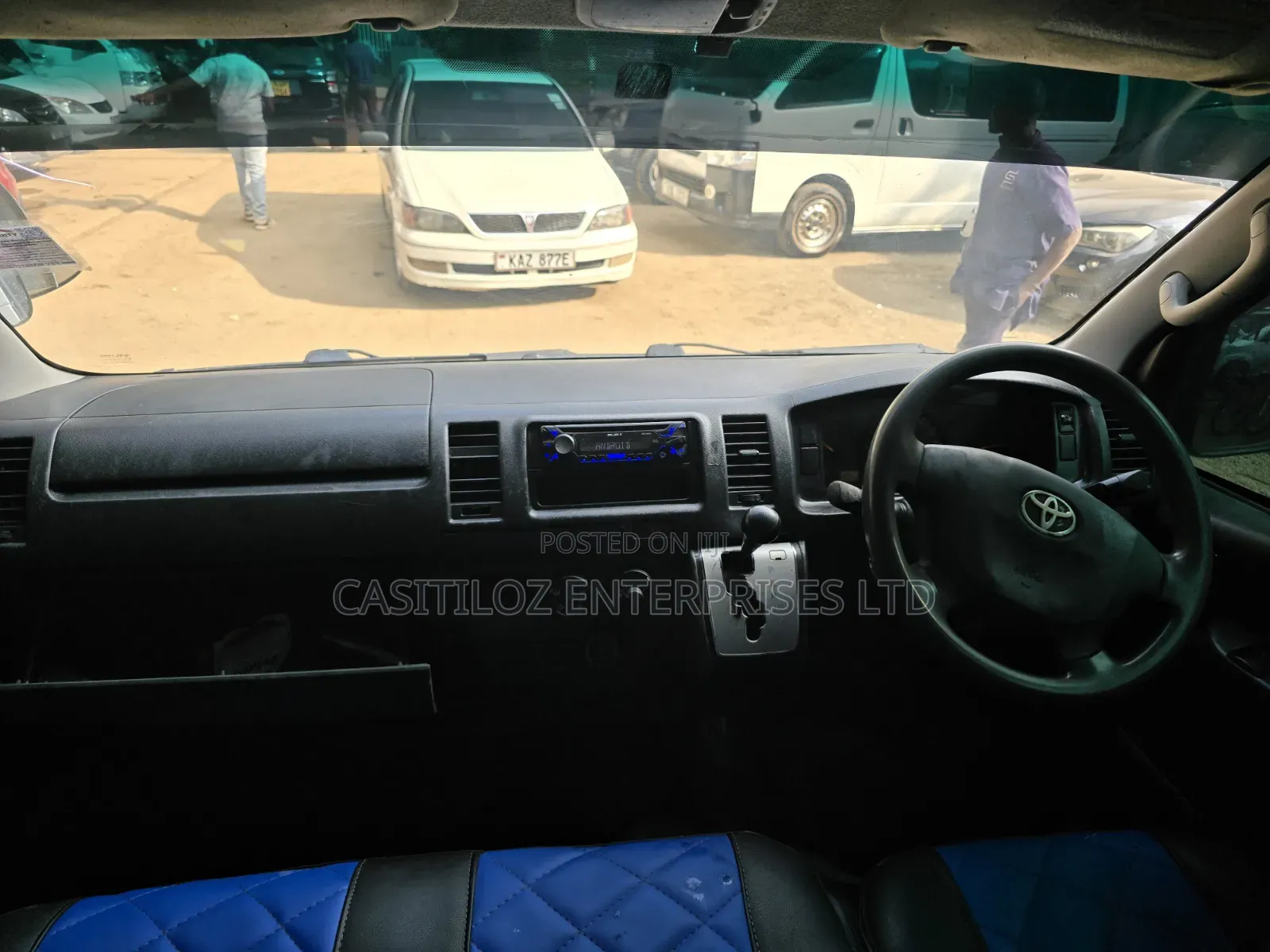 Toyota HiAce 2016 White