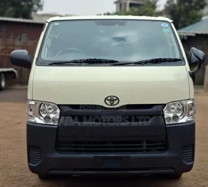 Toyota HiAce 2019 White