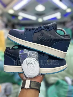 Jordan 1 Low Midnight Navy