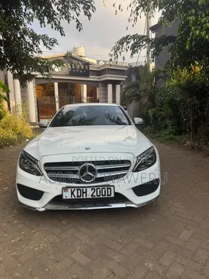 Mercedes-Benz C200 2016 Pearl