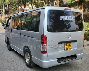 Toyota HiAce 2015 Silver