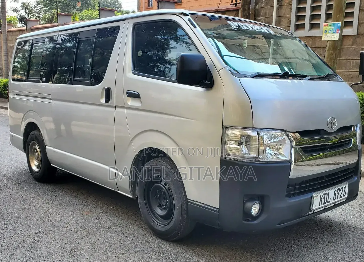 Toyota HiAce 2015 Silver