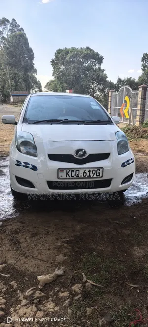 Toyota Vitz 2010 White