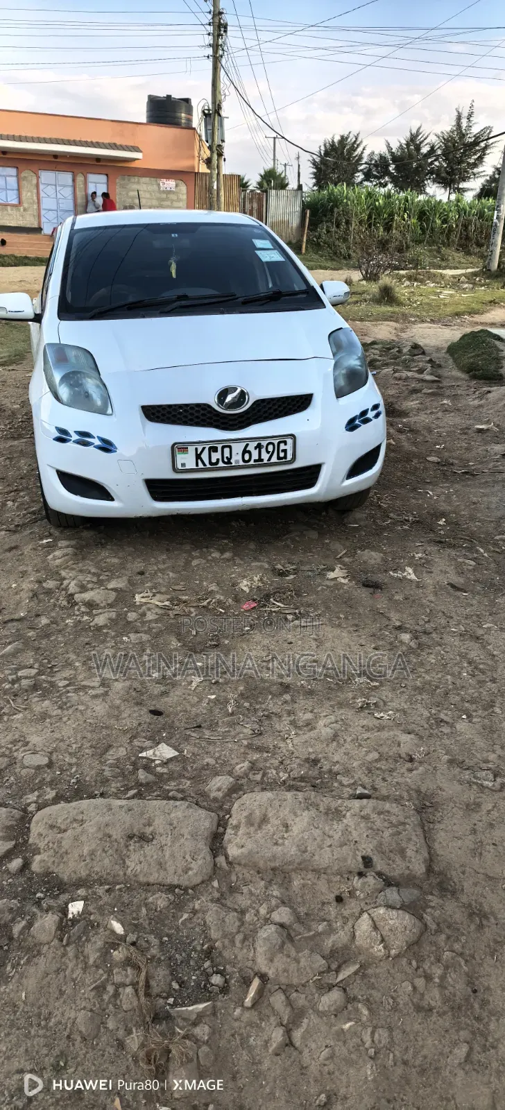 Toyota Vitz 2010 White