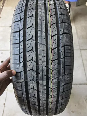 225/65r17 Centara