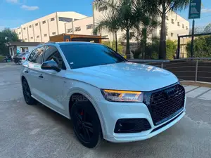 Audi Q5 2.0T Premium AWD quattro 2018 White