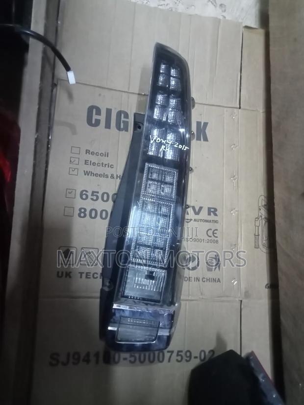 Toyota Voxy Zr80 ,85 Taillight