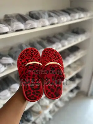 Golden Claws Leopard Mesh Slide