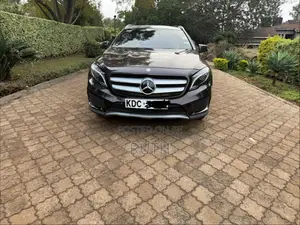 Mercedes-Benz GLA-Class 2015