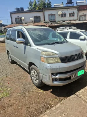 Toyota Voxy 2006 Silver