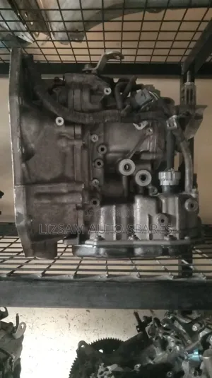 Nissan HR 12 Gearbox