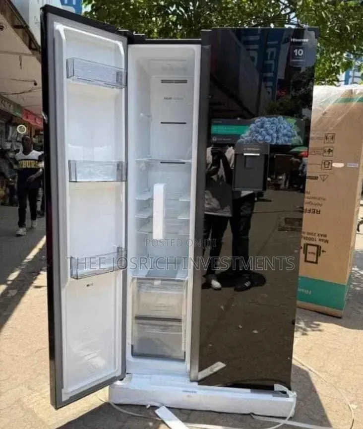 Hisense Side by Side 541L Glass Door Fridge REF558