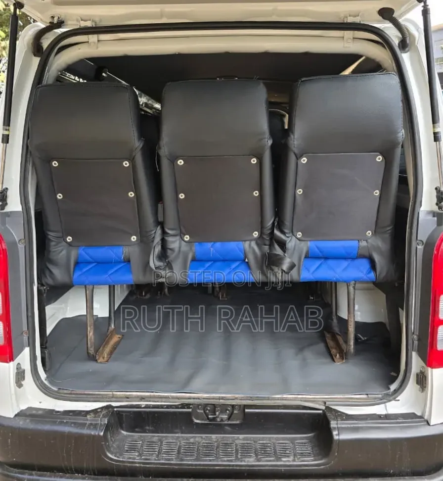 Toyota HiAce 2016 White