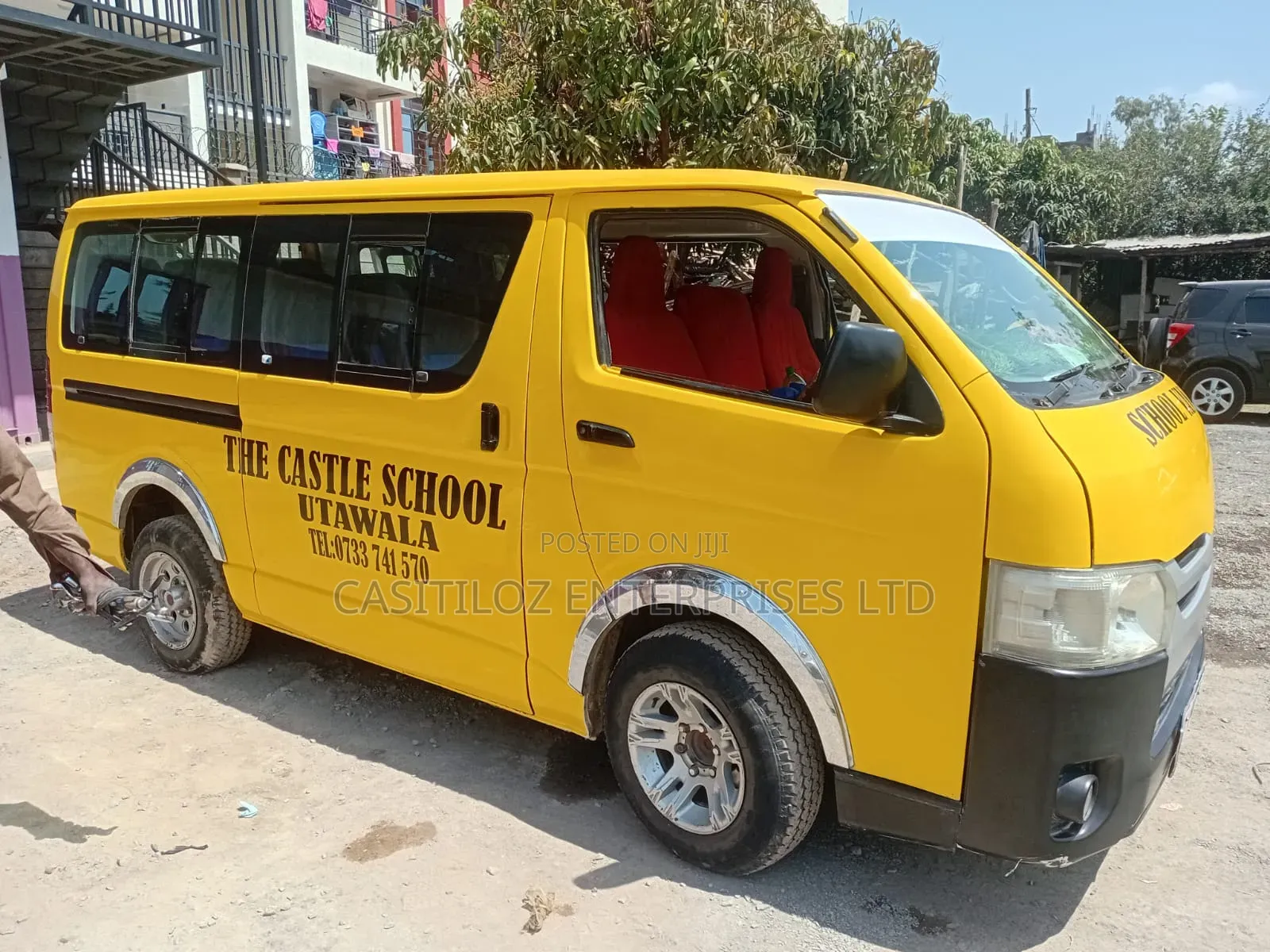 Toyota HiAce 2012 Yellow