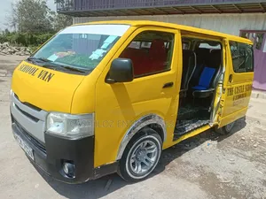 Toyota HiAce 2012 Yellow