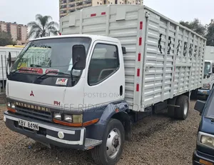 Mmitsubishi Canter Fh215 2012 Local