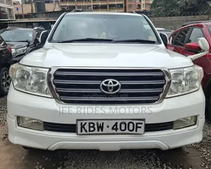 Toyota Land Cruiser 2007 White