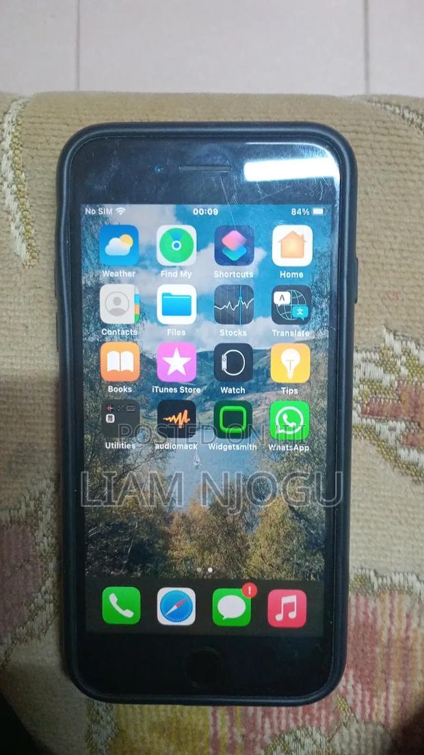 Apple iPhone 7 Plus 32 GB Black - main view