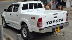 Toyota Hilux 2014 White