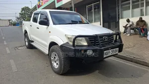 Toyota Hilux 2014 White