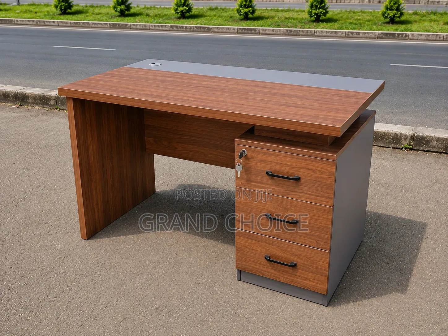 Modern Office Desk With Modern Storage Lockable Drawer