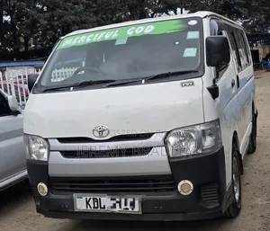 Toyota HiAce 2015 White