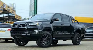 Toyota Hilux 2022 Black