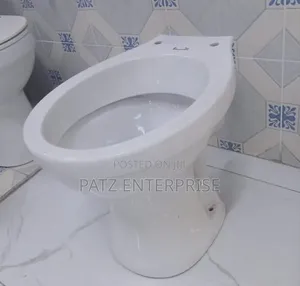 Toilet Pan With a Oval Bowl Design