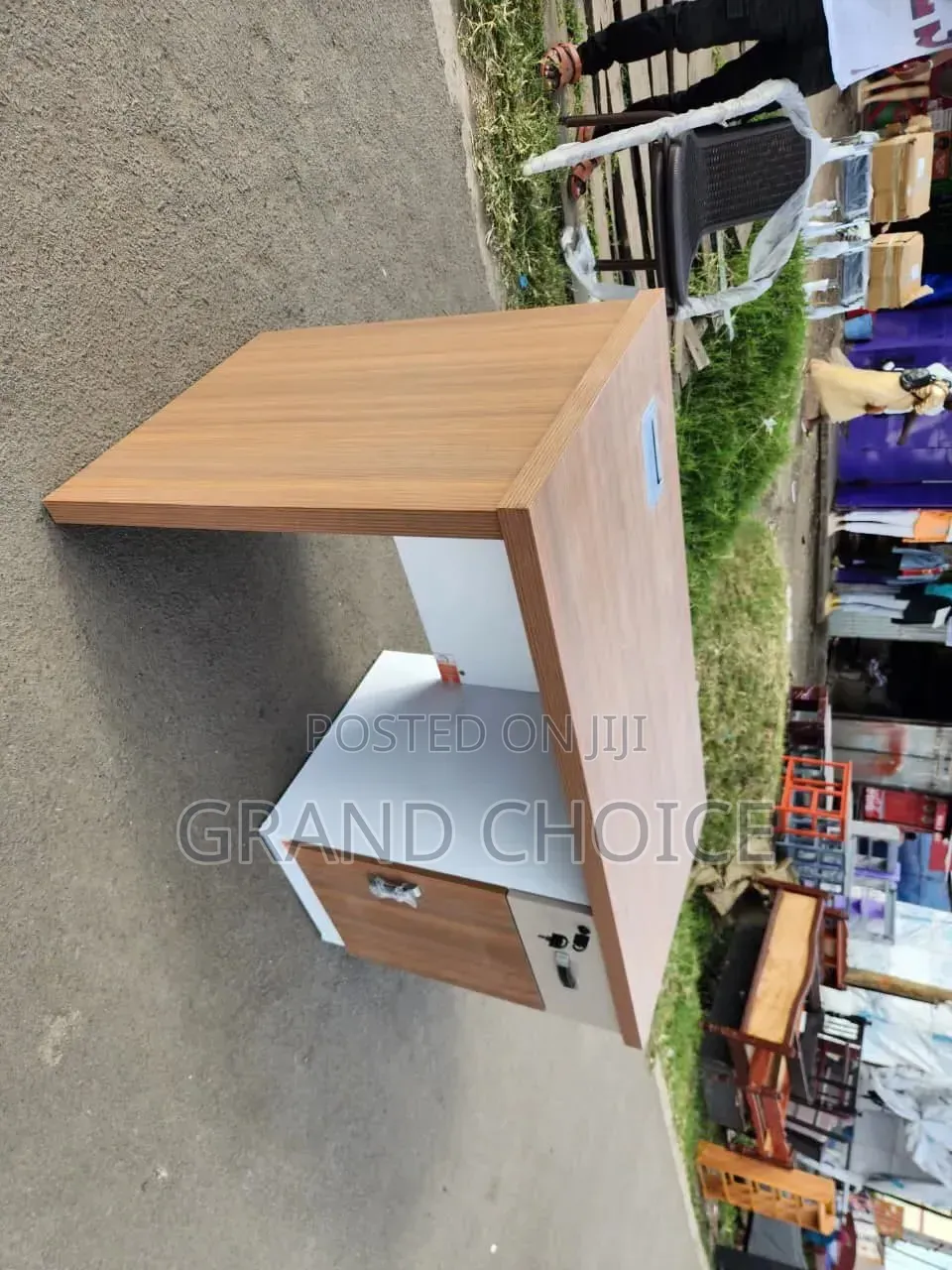 Office Workstation Desk With Cable Management