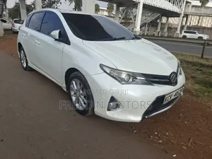 Toyota Auris 2012 Pearl