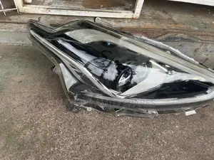 Toyota Sienta Headlight (52-289)