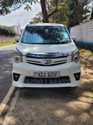 Toyota Noah 2012 Pearl