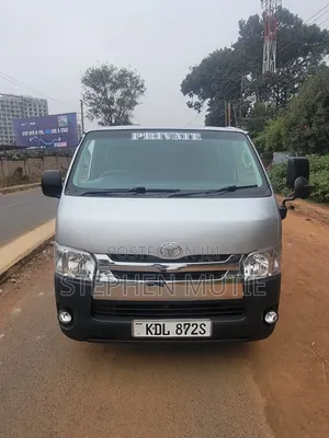 Toyota HiAce 2016 Silver