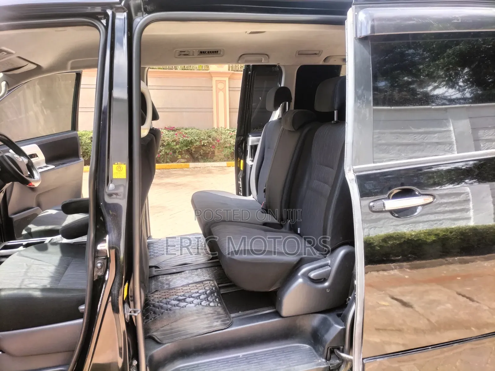 Toyota Voxy 2011 Black