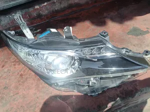 Headlight Auris RHS Xenon