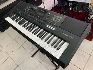 Yamaha PSR-E473 61-Key Performance Keyboard With Live Control Knobs