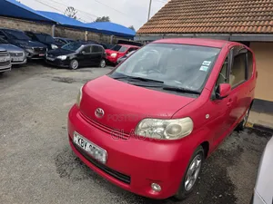 Toyota Porte 2007 Red