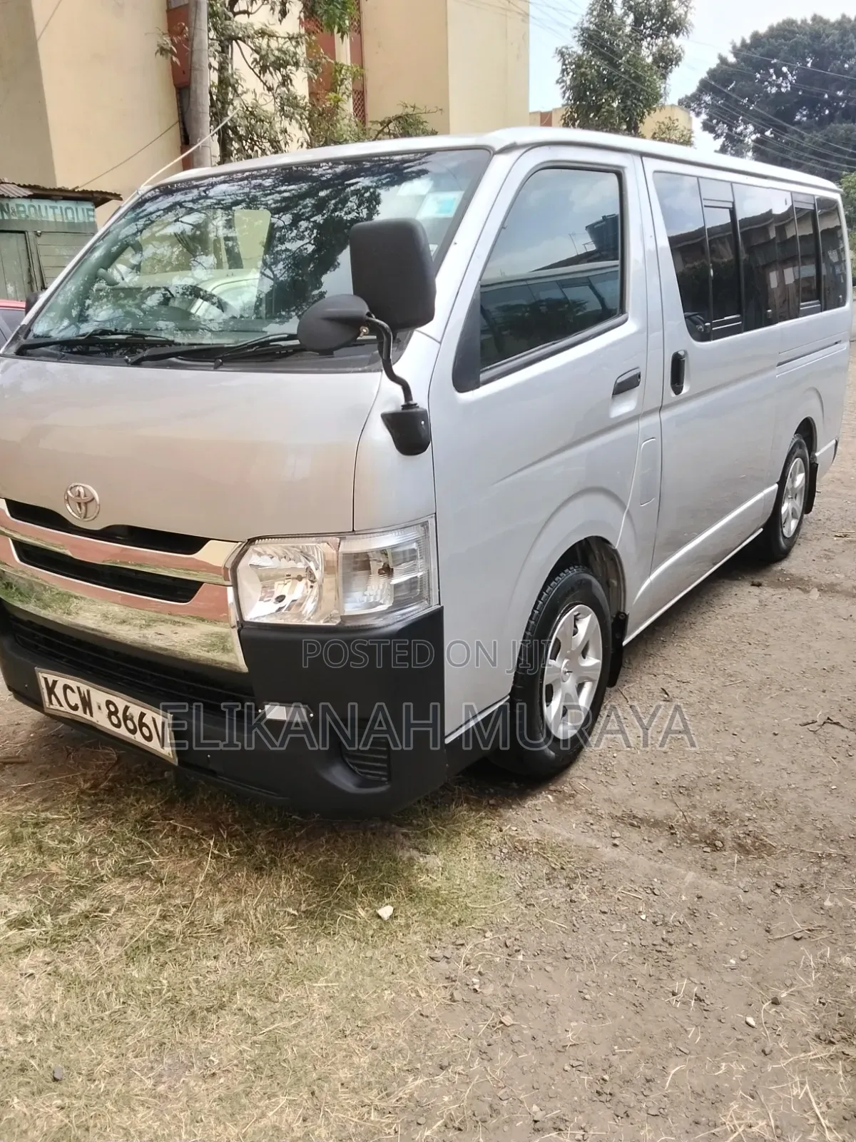 Toyota HiAce 2013 Silver
