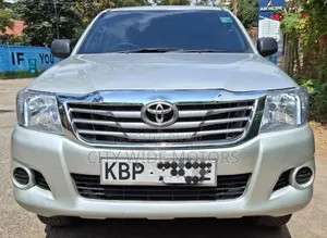 Toyota Hilux 2011 Silver