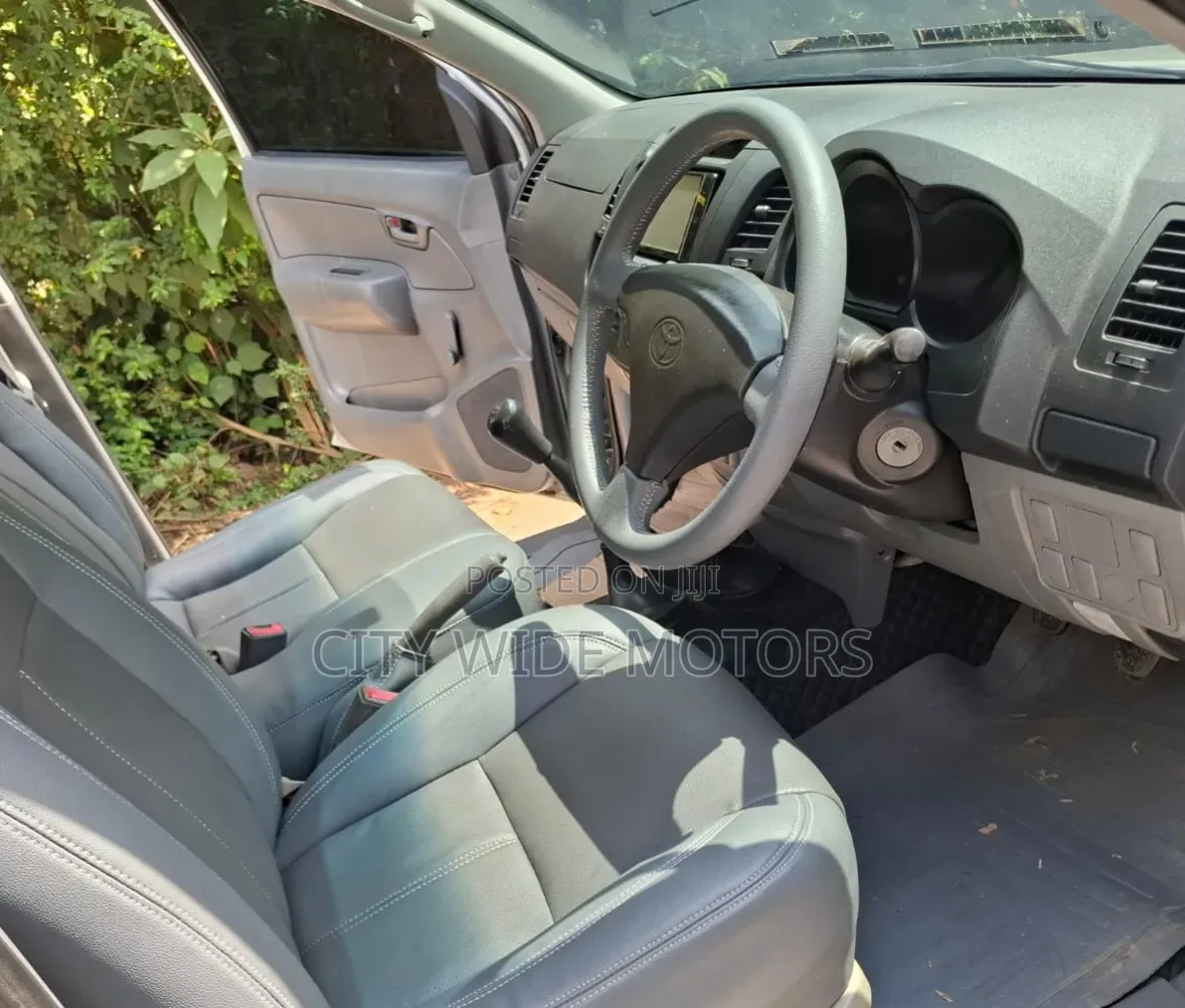 Toyota Hilux 2011 Silver
